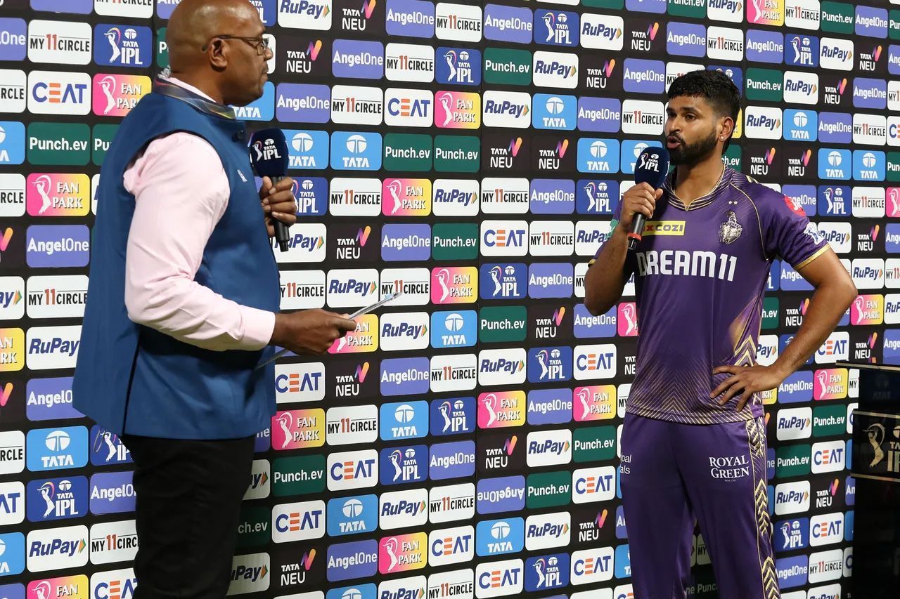 प्रेजेंटेशन सेरेमनी के दौरान श्रेयस अय्यर (Photo Courtesy: IPL)      