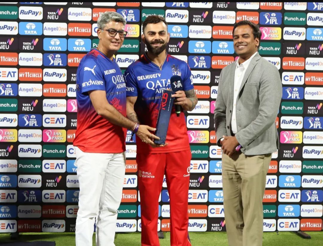 Virat Kohli receiving the Player of the Match award