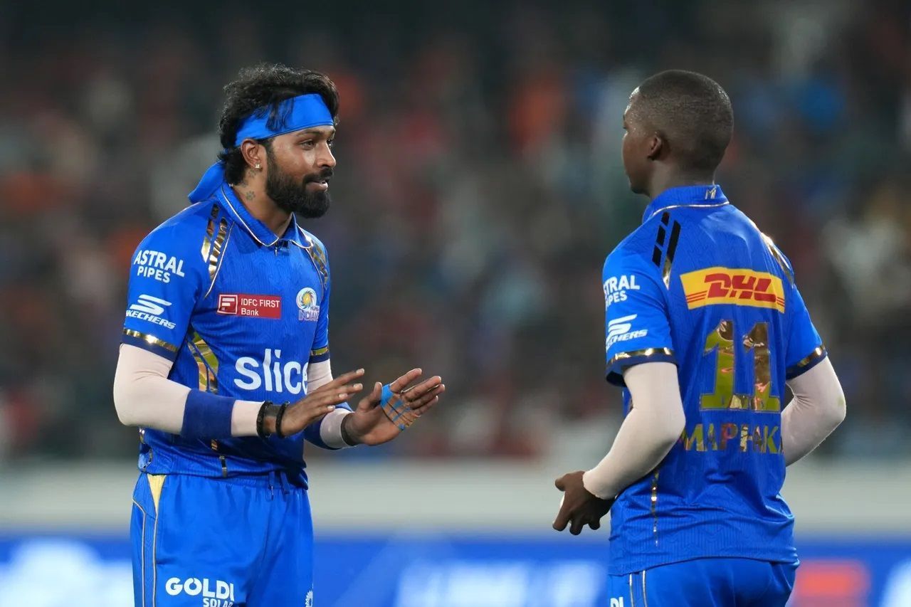 Kwena Maphaka (right) and Hardik Pandya bowled the first three overs for the Mumbai Indians. [P/C: iplt20,com]