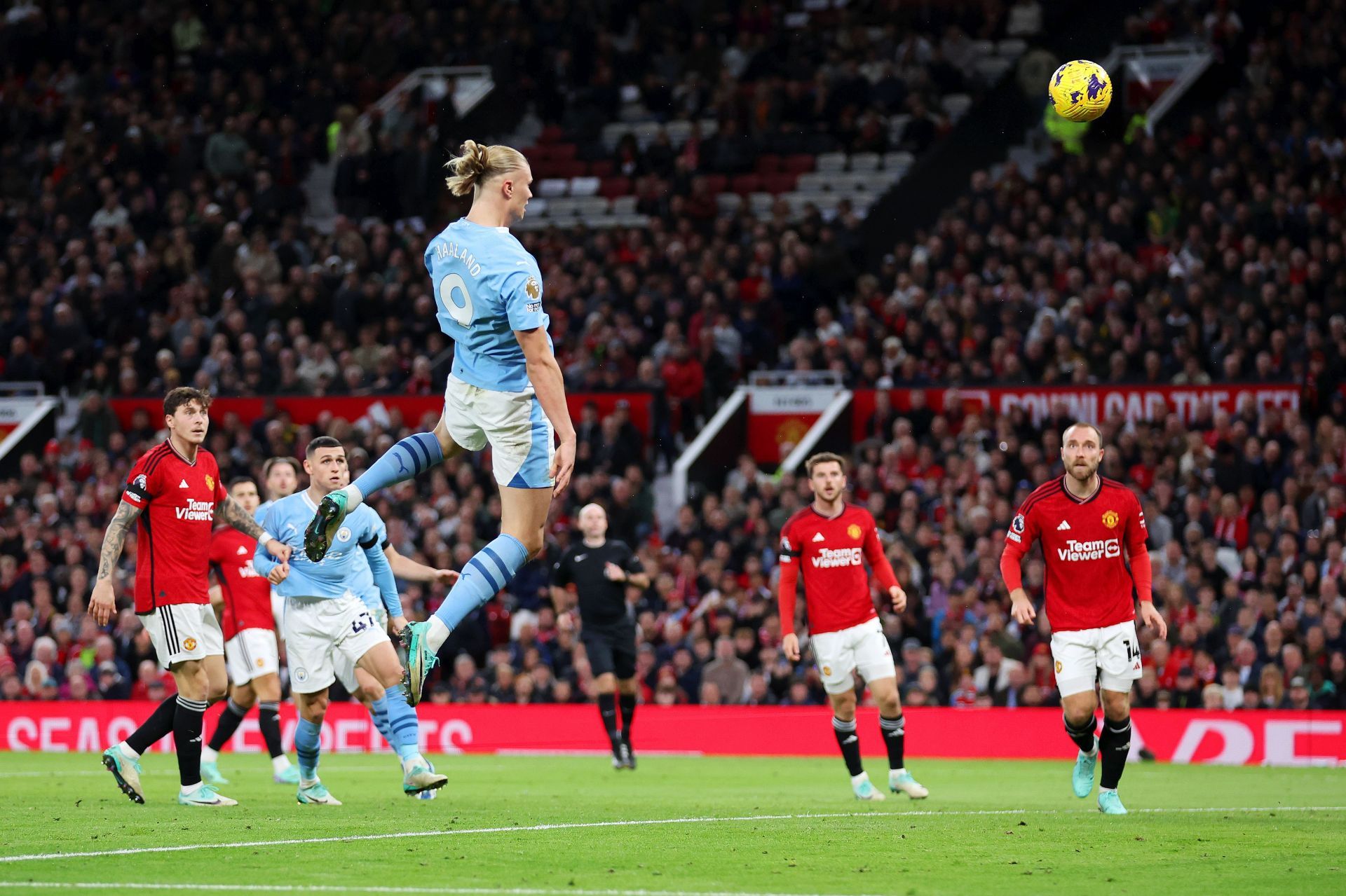 Manchester United v Manchester City - Premier League