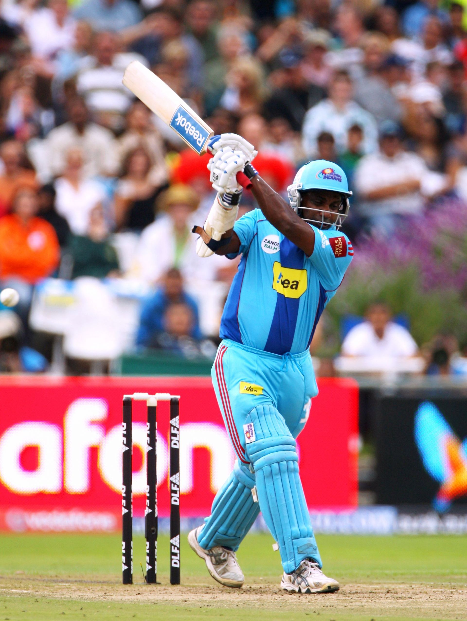 Sanath Jayasuriya sporting the MI kit in 2008 and 2009.