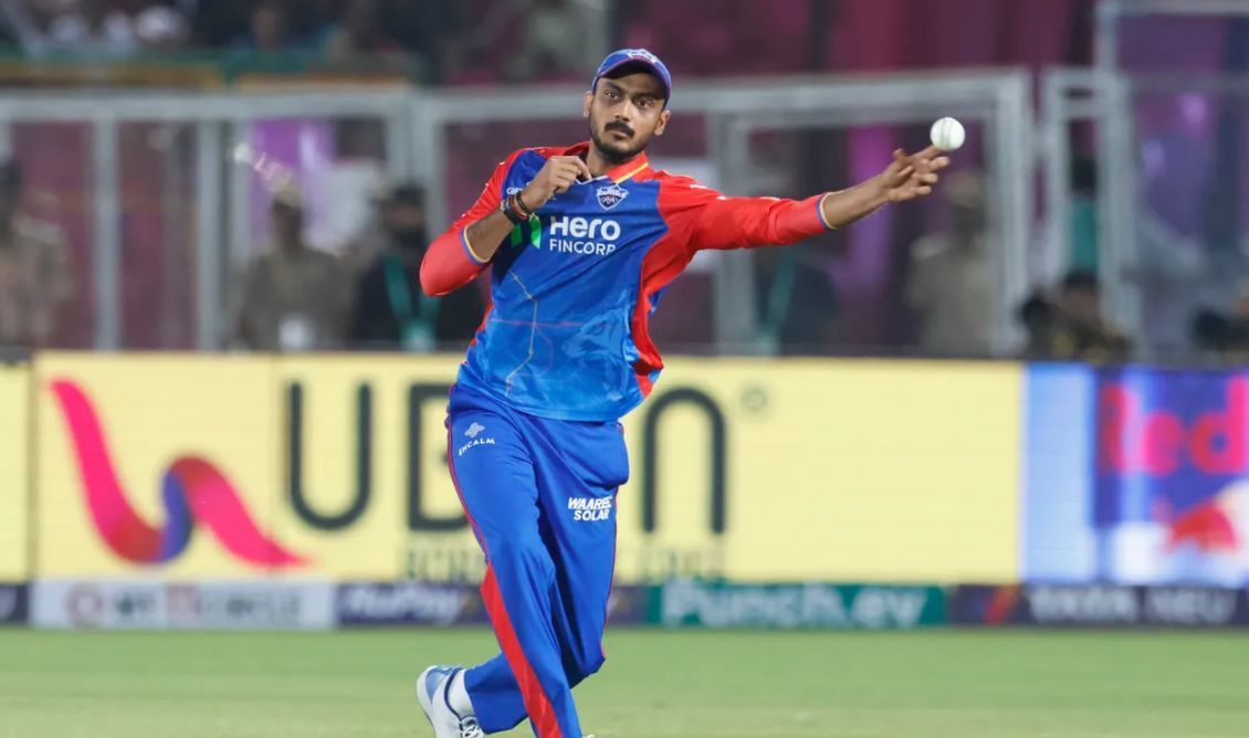 Axar Patel in action (Image Courtesy: www.iplt20.com)