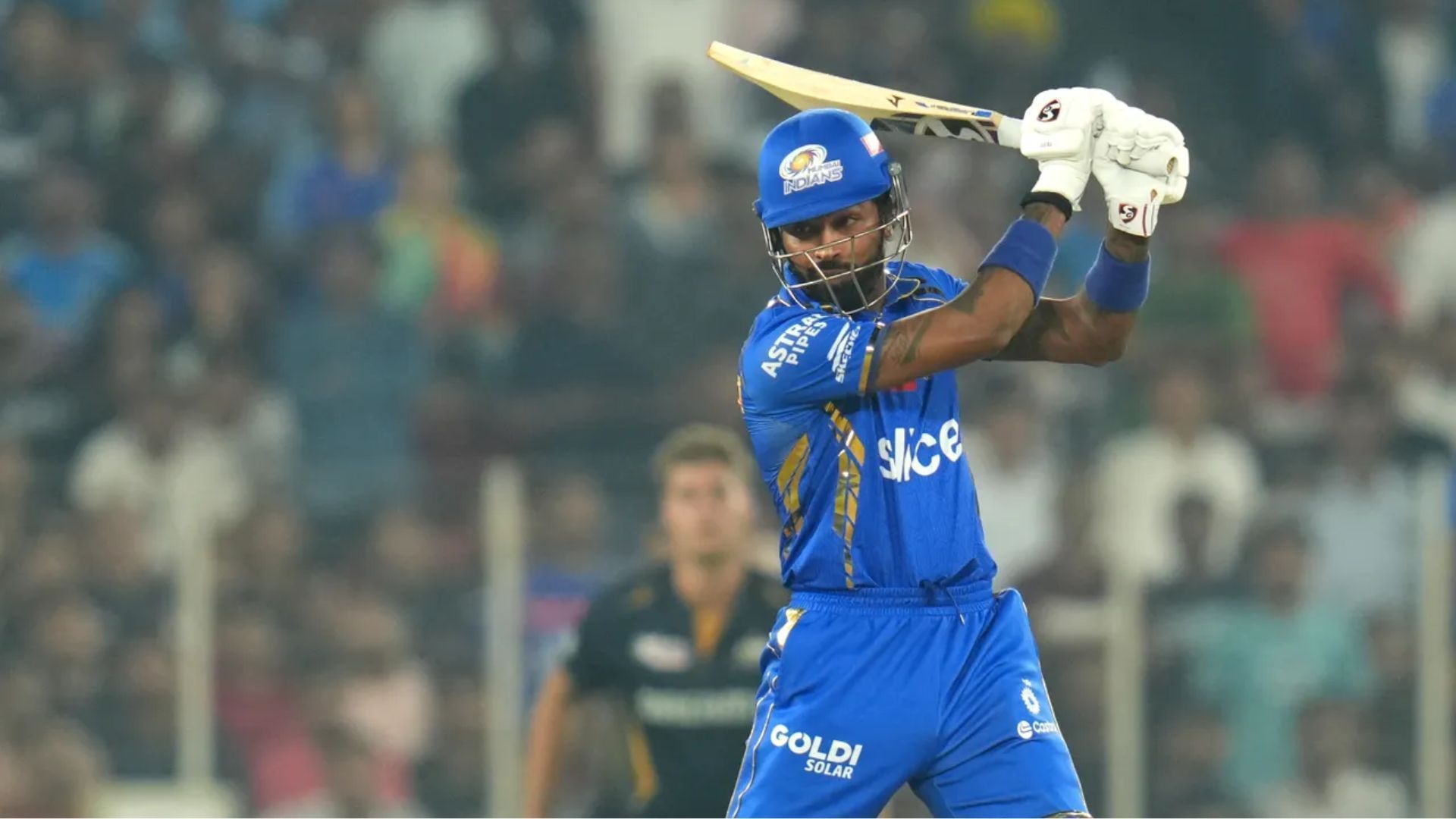 Hardik Pandya in action for MI against GT in IPL 2024