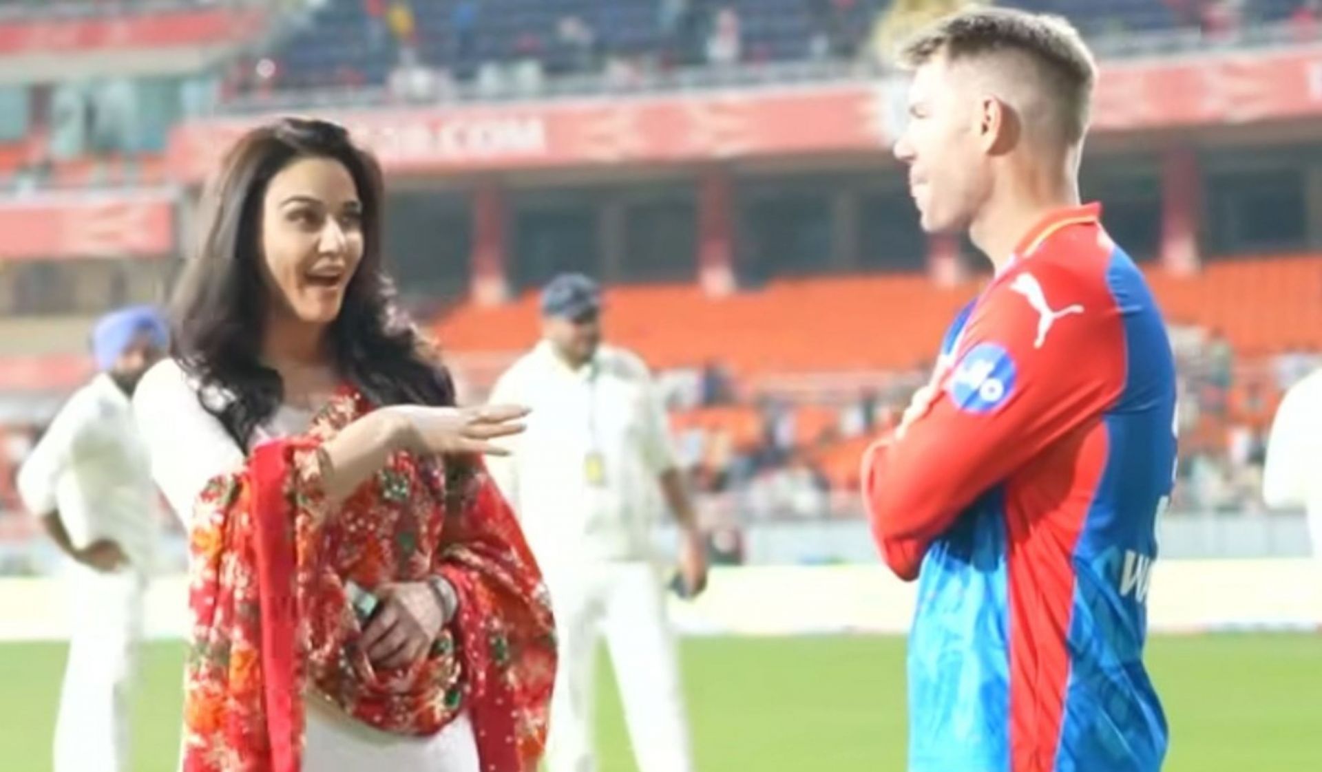 PBKS co-owner Preity Zinta with David Warner. 