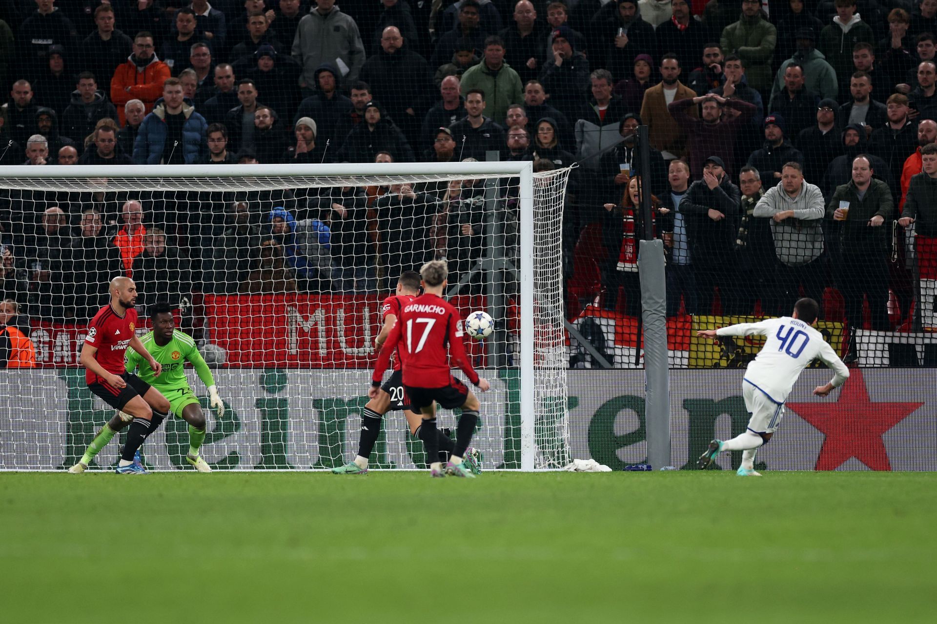 Roony Bardghji (R) has admirers at the Santiago Bernabeu