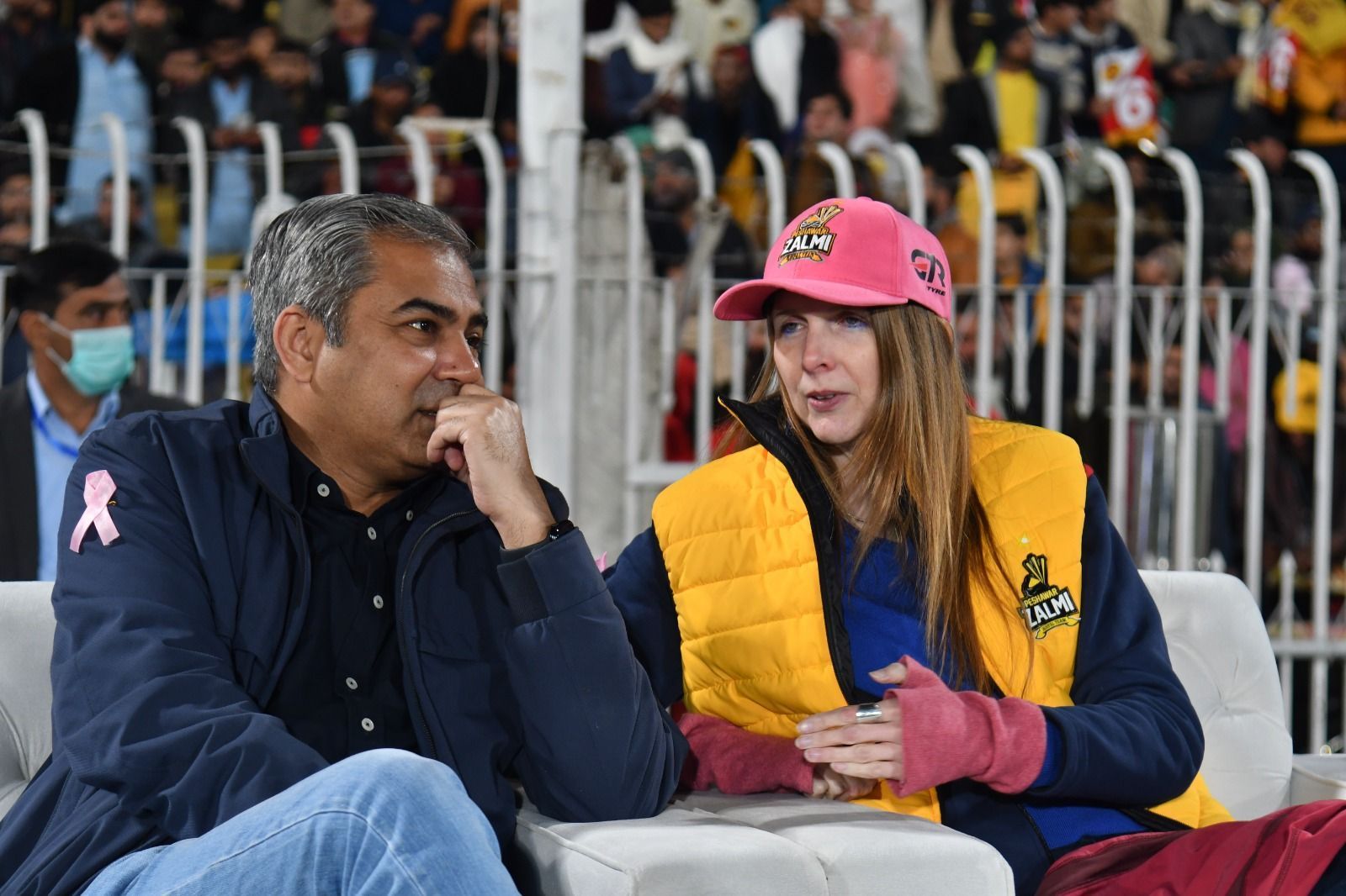 Mohsin Naqvi (L) watches PSL match. (Credits: Twitter)