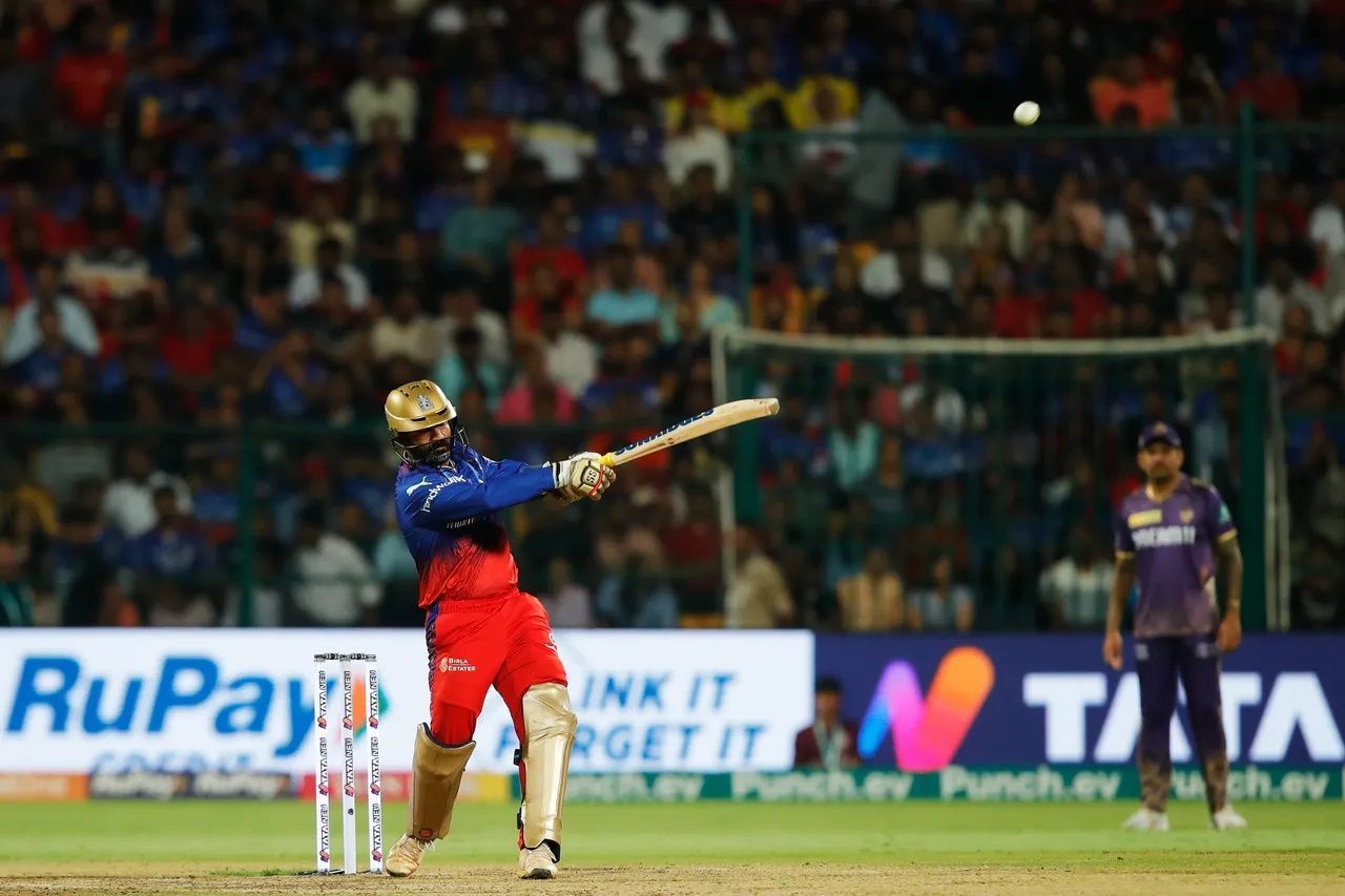 Dinesh Karthik smashed 20 runs off eight deliveries. [P/C: iplt20.com]