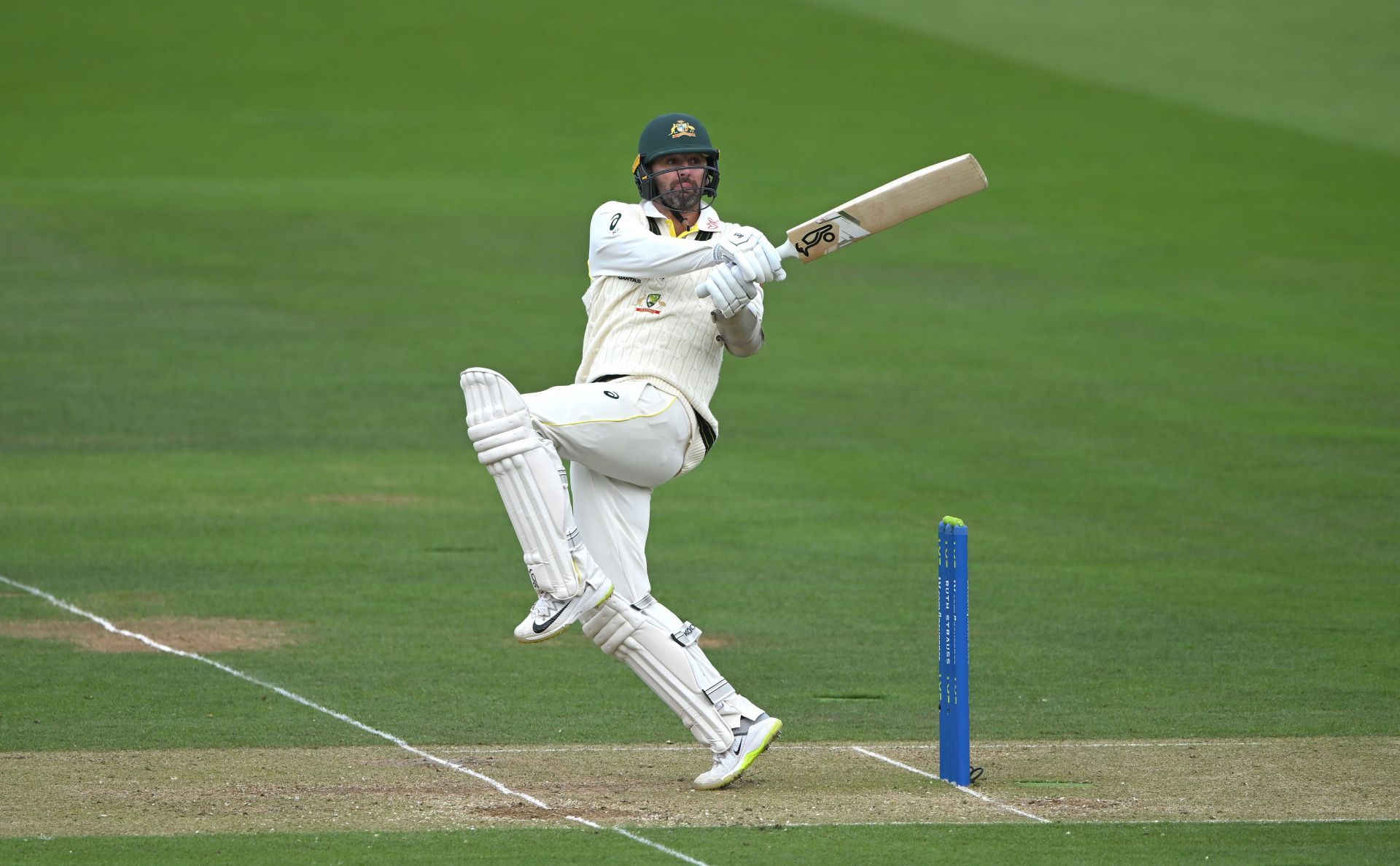 England v Australia - LV= Insurance Ashes 2nd Test Match: Day Two