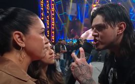 एक साल पहले थप्पड़ खाने के बाद अब फेमस WWE Superstar की अपनी मां के साथ डांस की शानदार वीडियो आई सामने, शेयर किया जबरदस्त पल