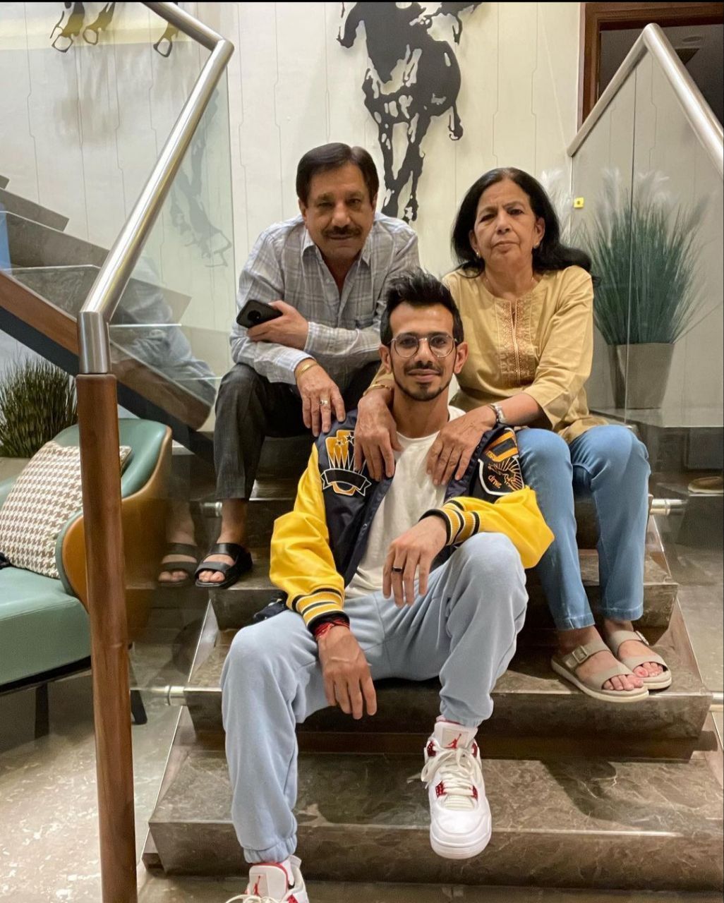 Yuzvendra Chahal with his parents 