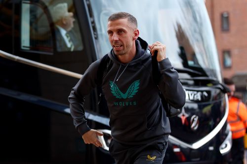 Manchester United's potential pursuit of Gary O'Neil has been questioned.