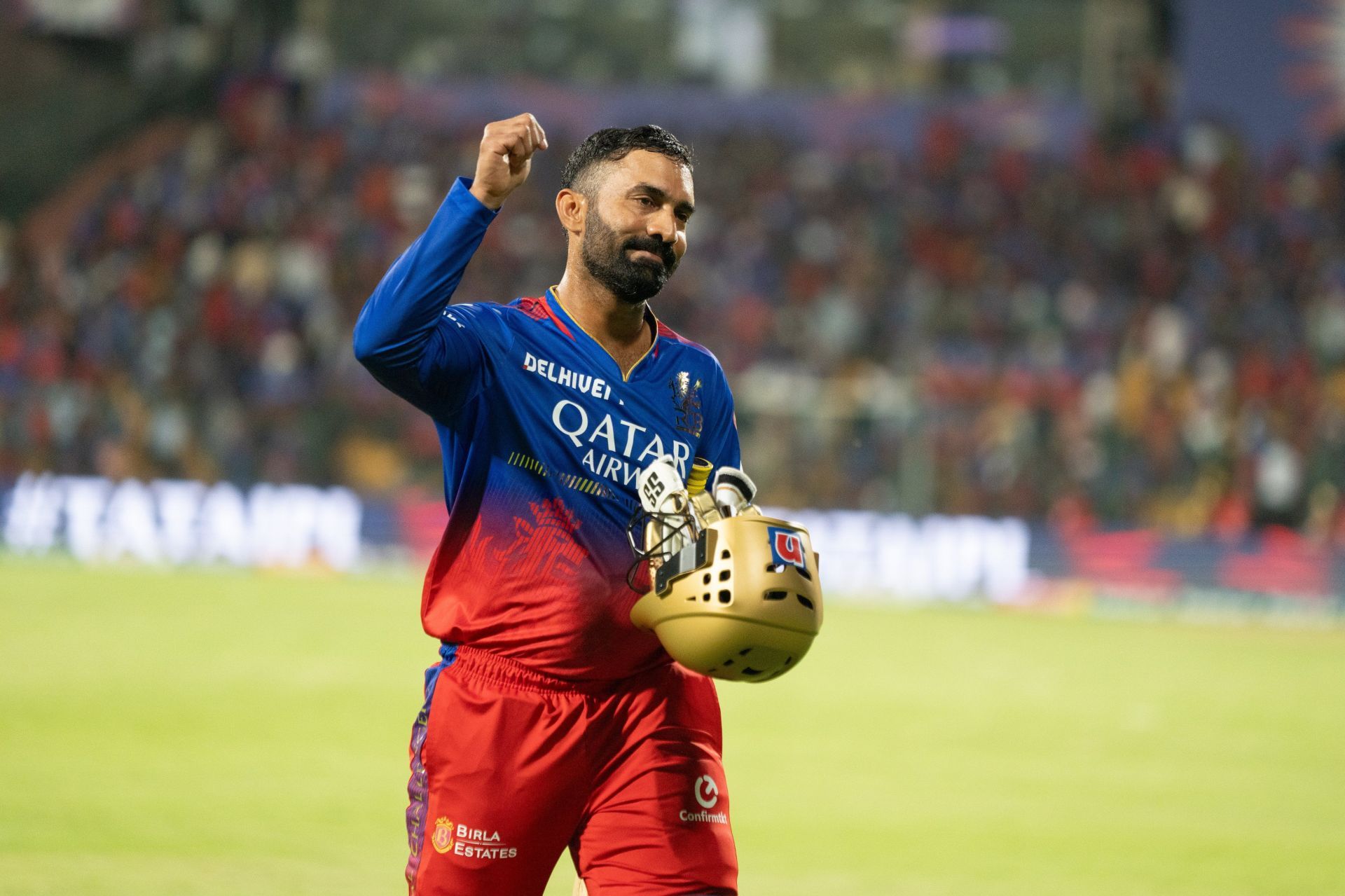 [Watch] Dinesh Karthik hits the winning boundary in RCB vs PBKS IPL ...