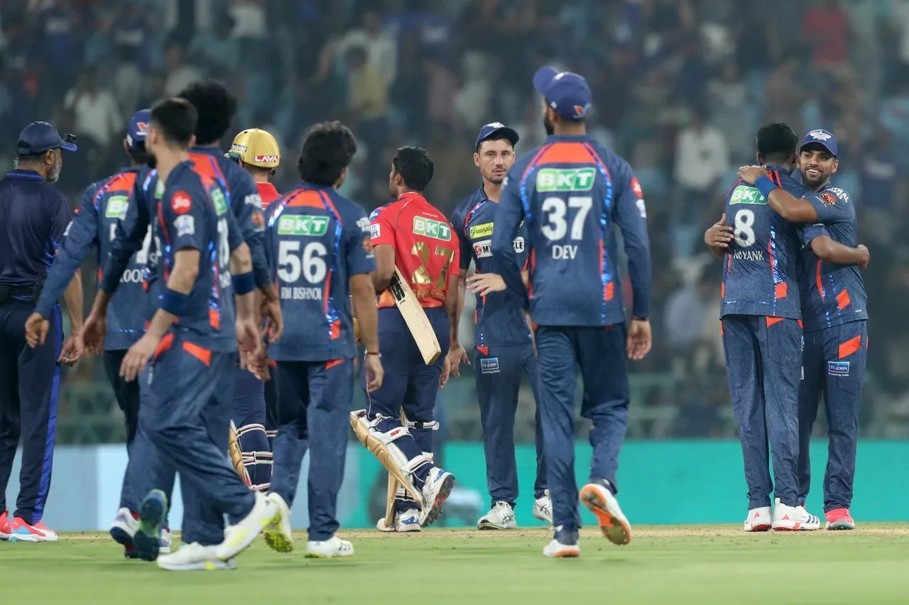 मैच के बाद मयंक को गले लगाते हुए पूरन (Photo Courtesy: IPL) 