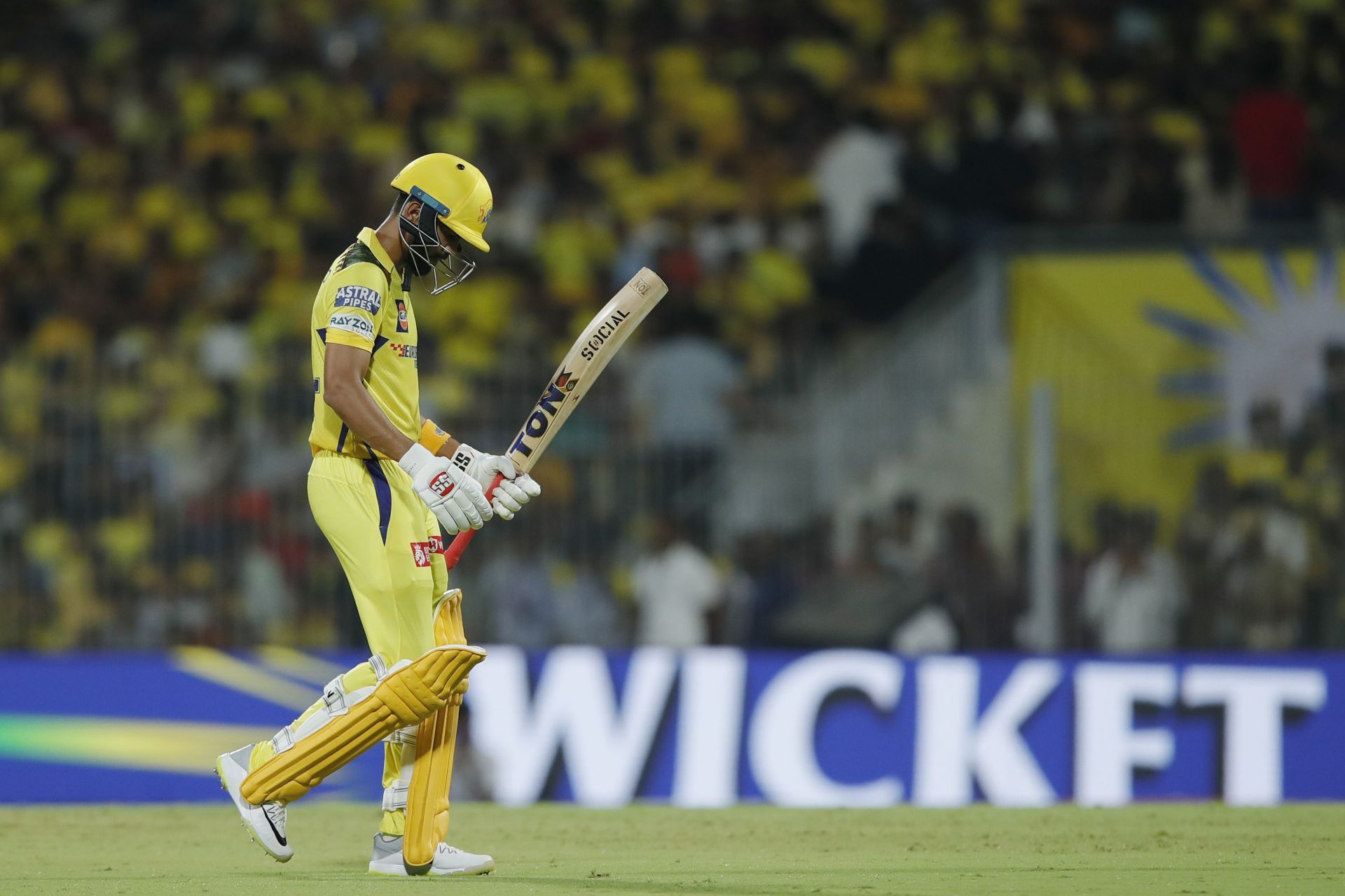 Ruturaj Gaikwad returning to the dugout (Image Courtesy: X/IPL)