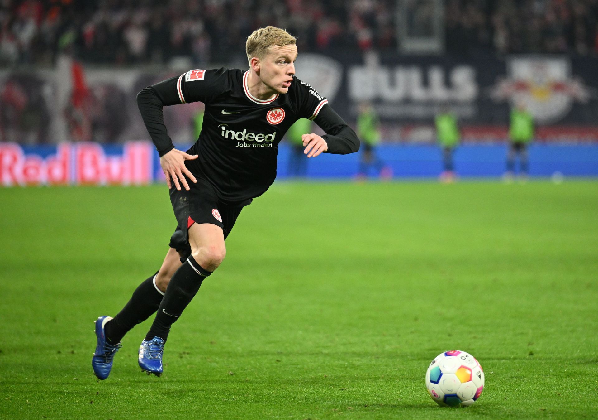 Donny van de Beek&#039;s future remains uncertain