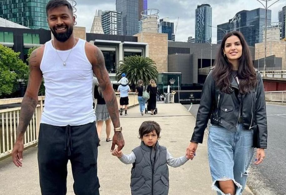 Hardik Pandya with son and wife