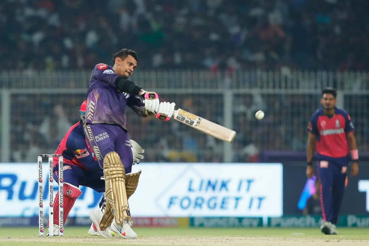 Sunil Narine took full advantage of the wide line bowled by Ravichandran Ashwin. [P/C: iplt20.com]