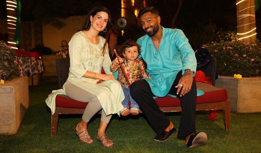 Hardik Pandya with his family