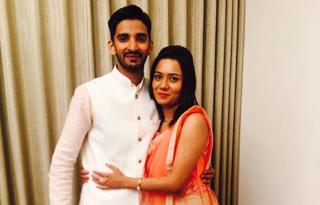 Shravan Mandhana with his wife