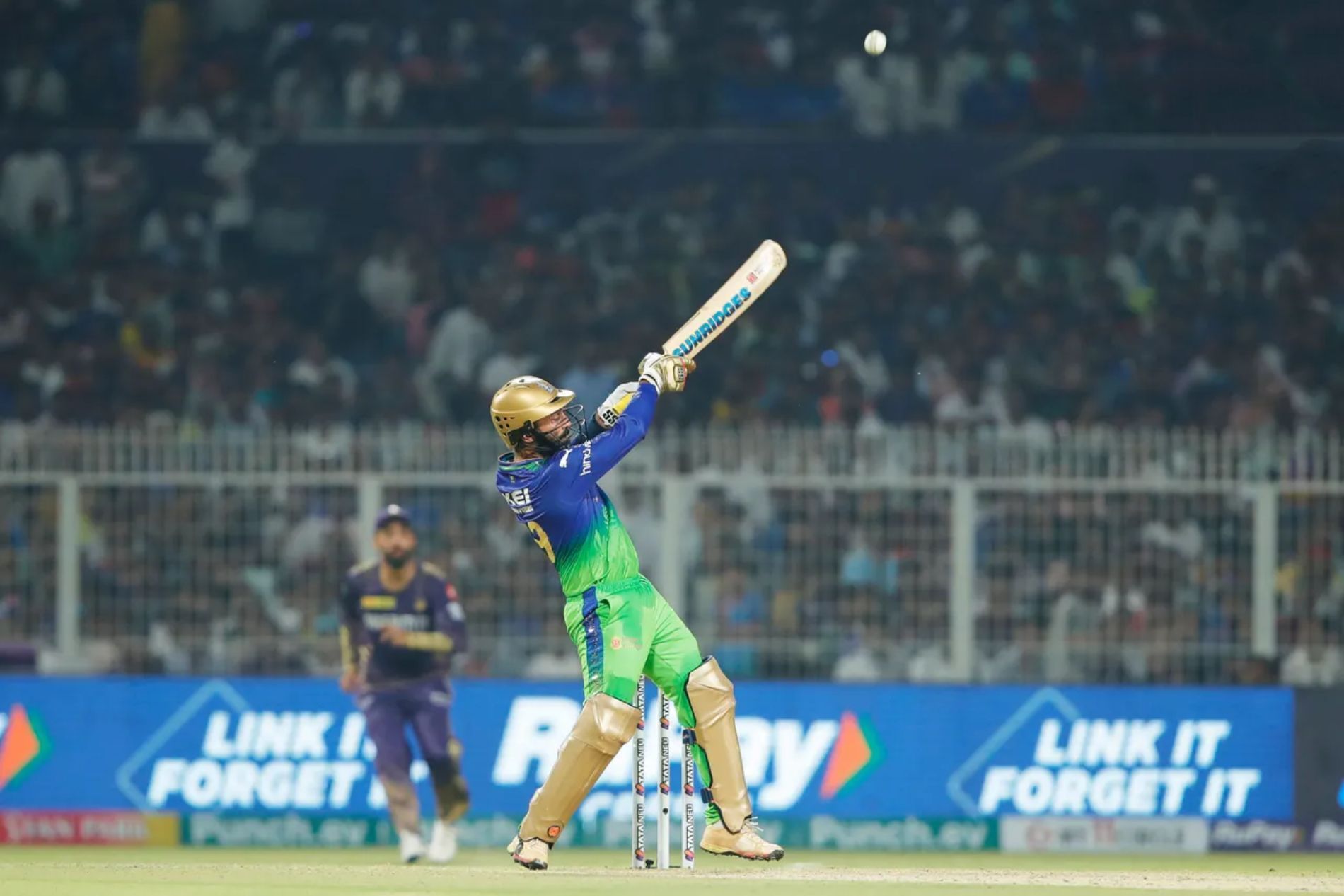 Royal Challengers Bengaluru keeper-batter Dinesh Karthik (Pic: BCCI/ iplt20.com)