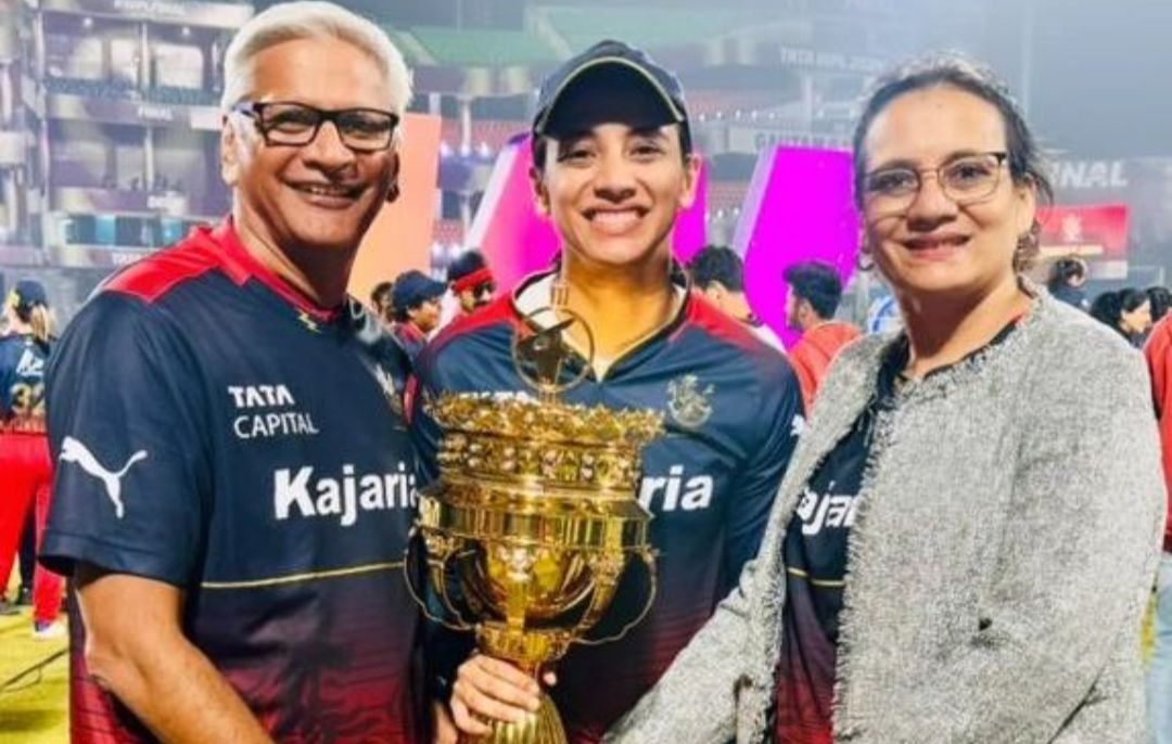 Smriti Mandhana with her parents