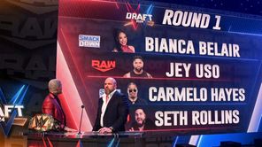 WWE SmackDown में हुए 2024 Draft के आयोजन के बाद प्रतिक्रियाओं की आई बाढ़, फैंस का जबरदस्त तरीके से फूटा गुस्सा