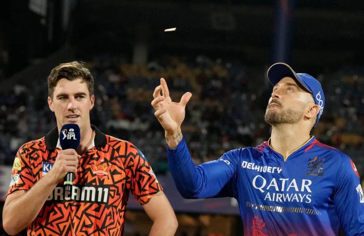 RCB skipper Faf du Plessis and SRH skipper Pat Cummins at the toss