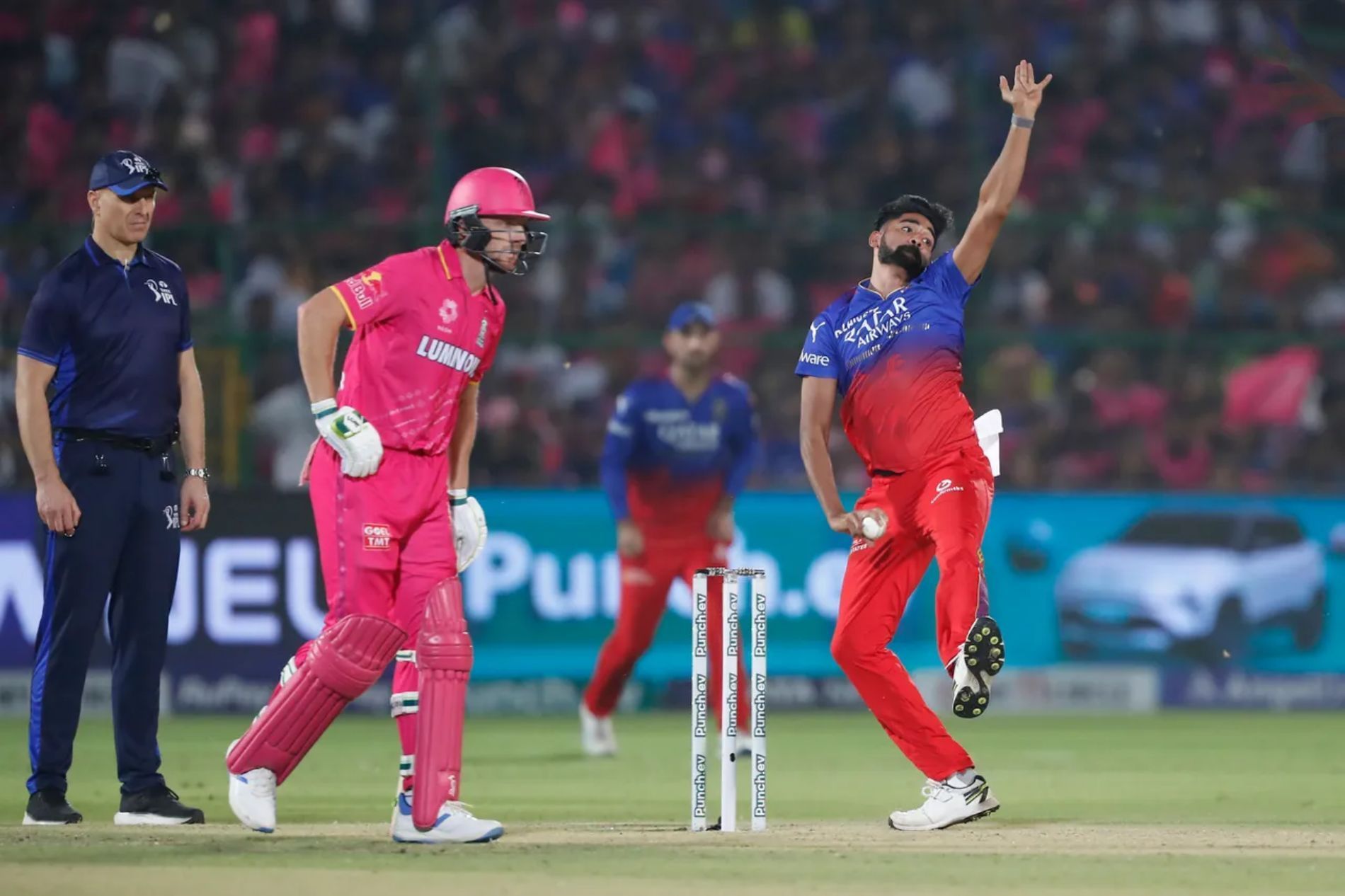 Mohammed Siraj in action against Rajasthan Royals (Pic: BCCI/ iplt20.com)