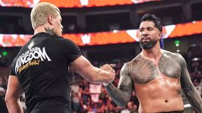WWE रिजल्ट्स: Roman Reigns के भाई ने पूर्व चैंपियन को हराया, मेन इवेंट में अनडिस्प्यूटेड WWE चैंपियनशिप के लिए दो दिग्गजों के बीच हुआ मैच
