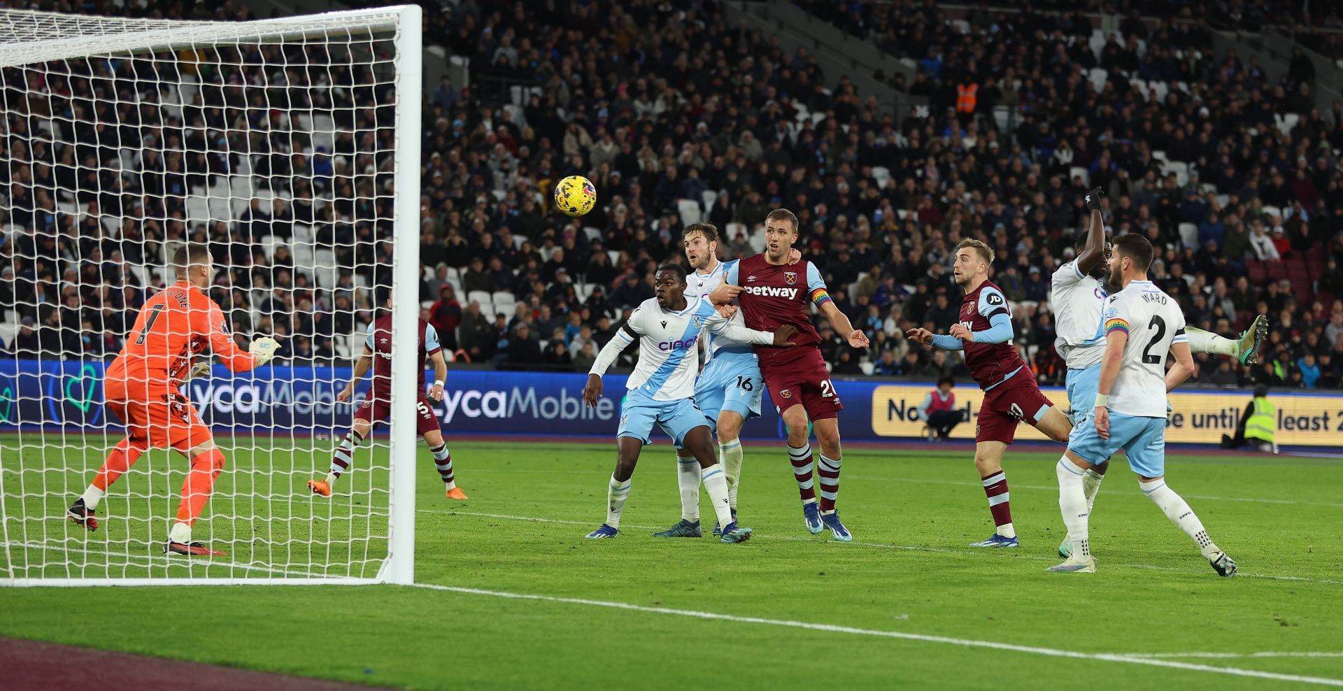 West Ham United v Crystal Palace - Premier League