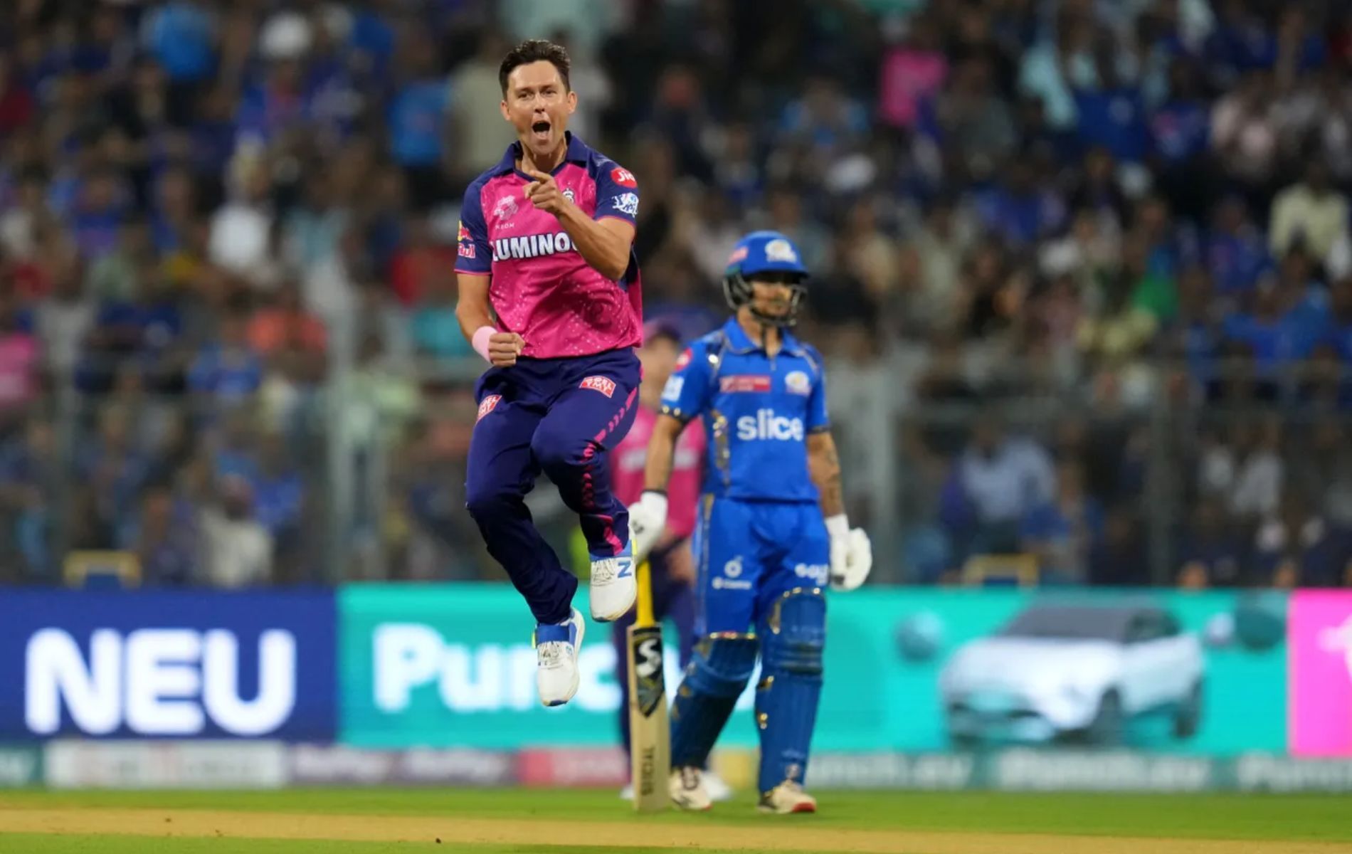 Trent Boult bagged three wickets in MI vs RR clash.