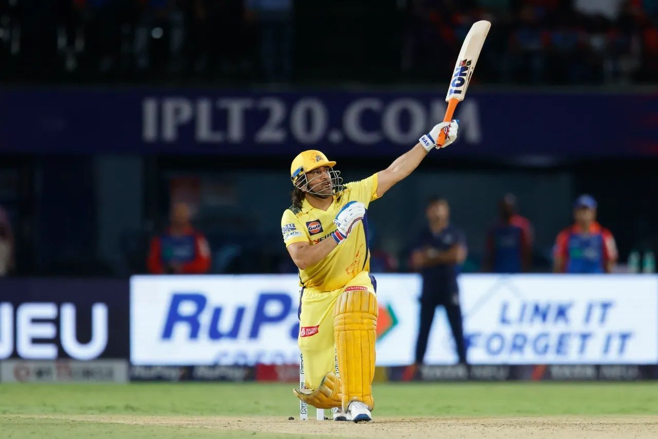 MS Dhoni struck four fours and three sixes during his innings. [P/C: iplt20.com]
