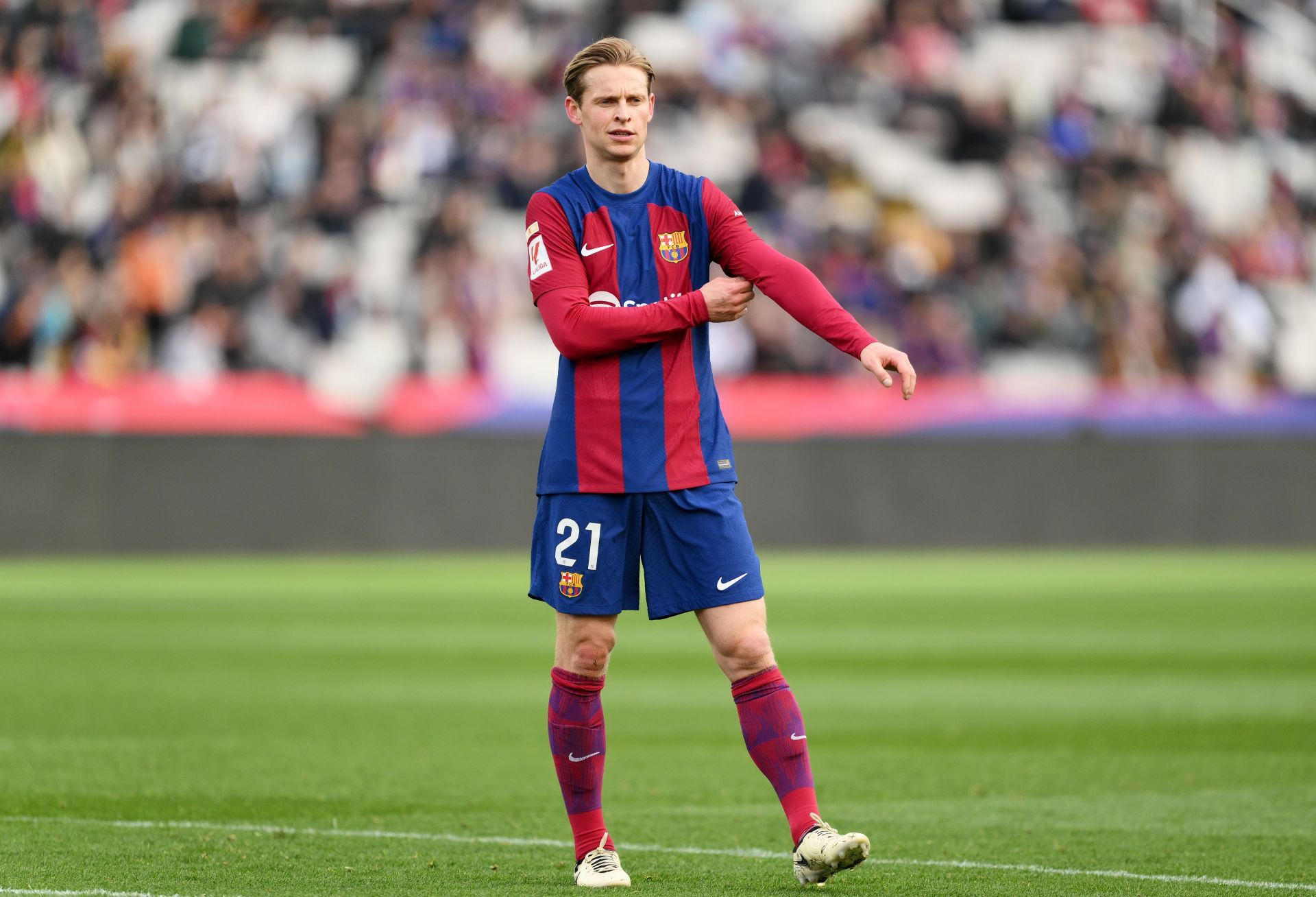 Frenkie de Jong's future at the Camp Nou remains up in the air.