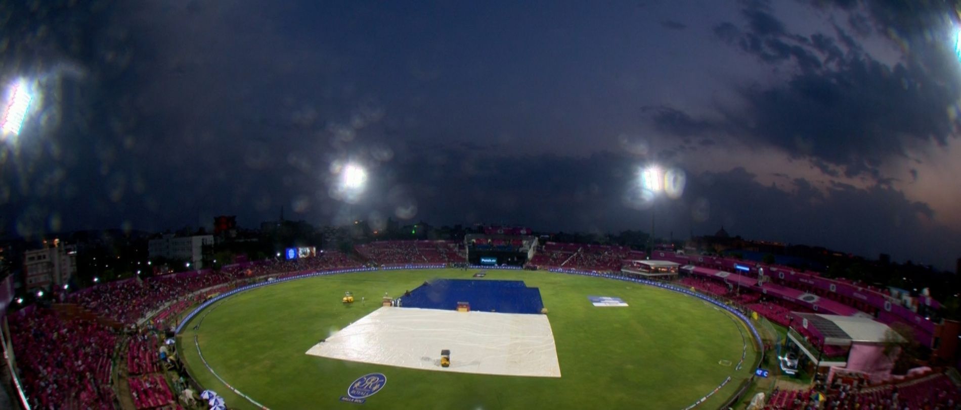 RR vs GT, IPL 2024 rain delay