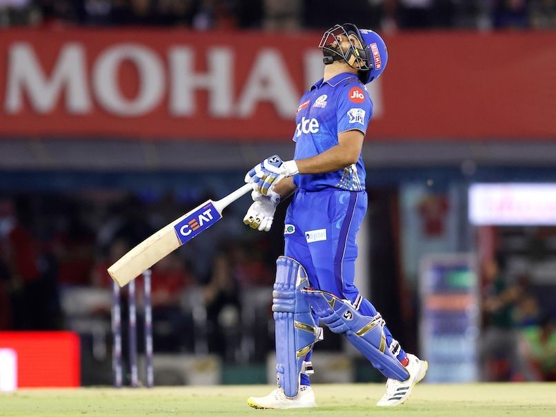 44s2af1o_rohit-sharma-bcci_625x300_04_May_23.jpg (806&times;605)