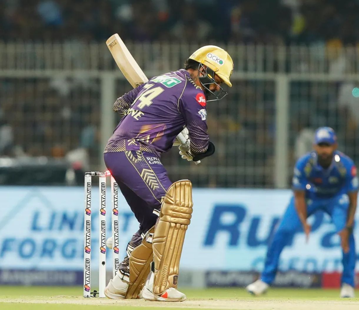 Sunil Narine getting rattled by Jasprit Bumrah