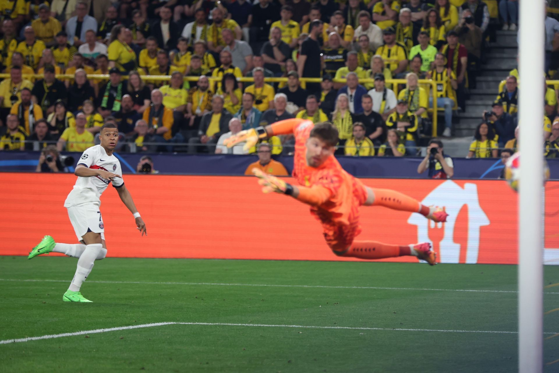 Borussia Dortmund v Paris Saint-Germain: Semi-final First Leg - UEFA Champions League 2023/24