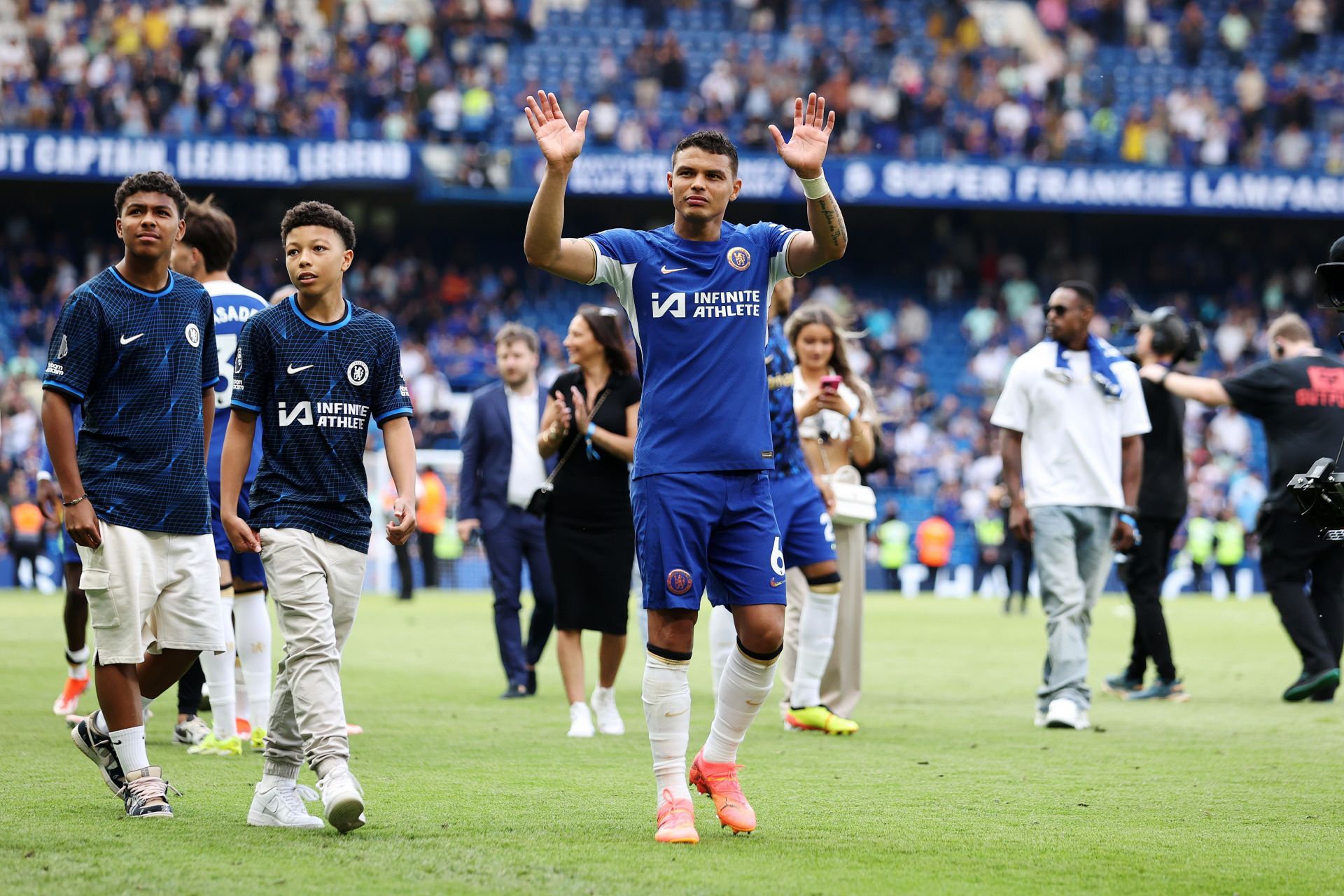 Thiago Silva acknowledges the crowd after playing his final Blues game.