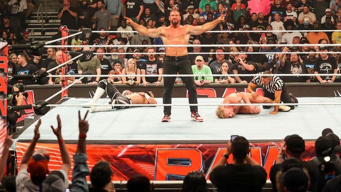 'ये रेसलिंग है'- WWE Raw में अपने दुश्मनों को बेरहमी से ध्वस्त करने वाले खतरनाक स्टार की बुकिंग पर गदगद हुआ दिग्गज, दिया बड़ा बयान