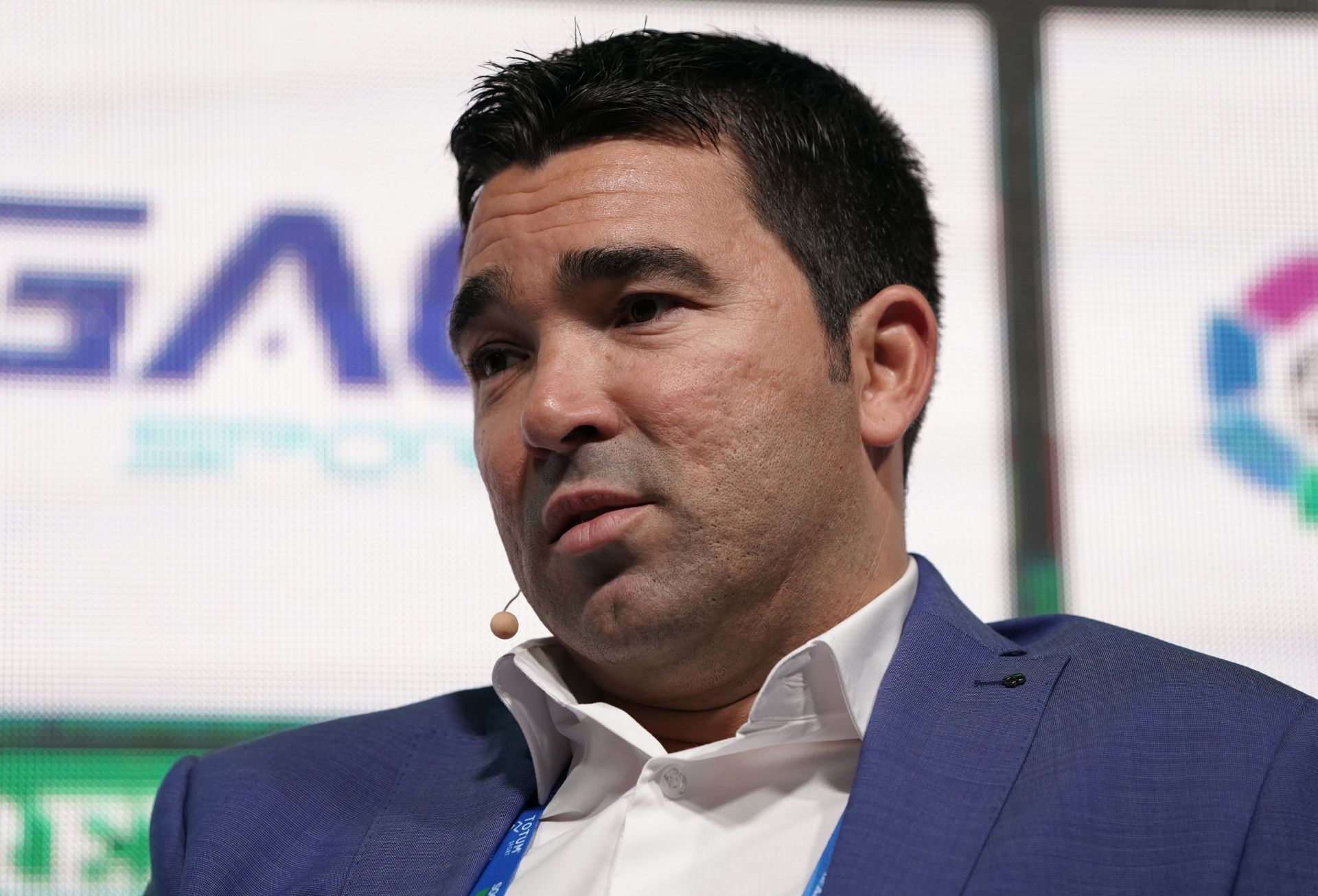 Deco touched on Manchester United targets Ronald Araujo and Frenkie de Jong&#039;s situations.