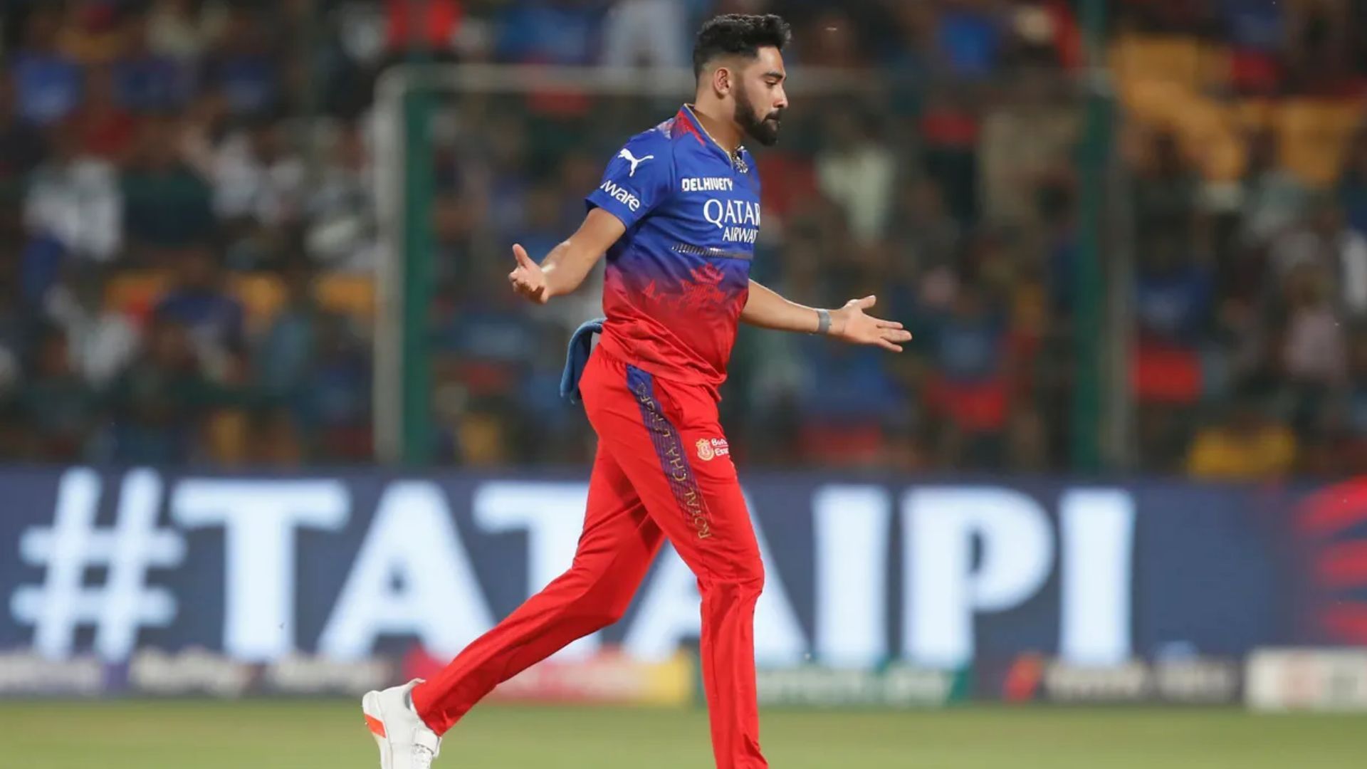 Mohammed Siraj in action (P/C: iplt20.com)