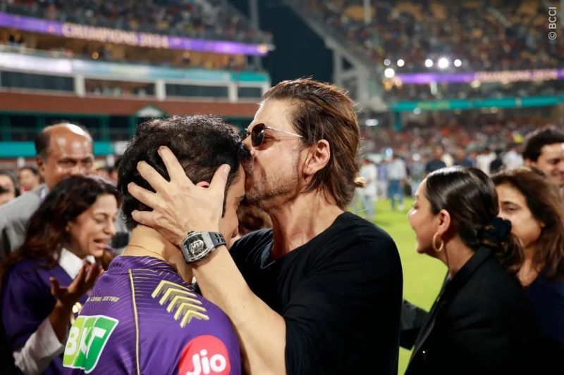 Kolkata Knight Riders co-owner plants a kiss on mentor Gautam Gambhir&rsquo;s forehead. (Image Credit/ BCCI/ iplt20.com)