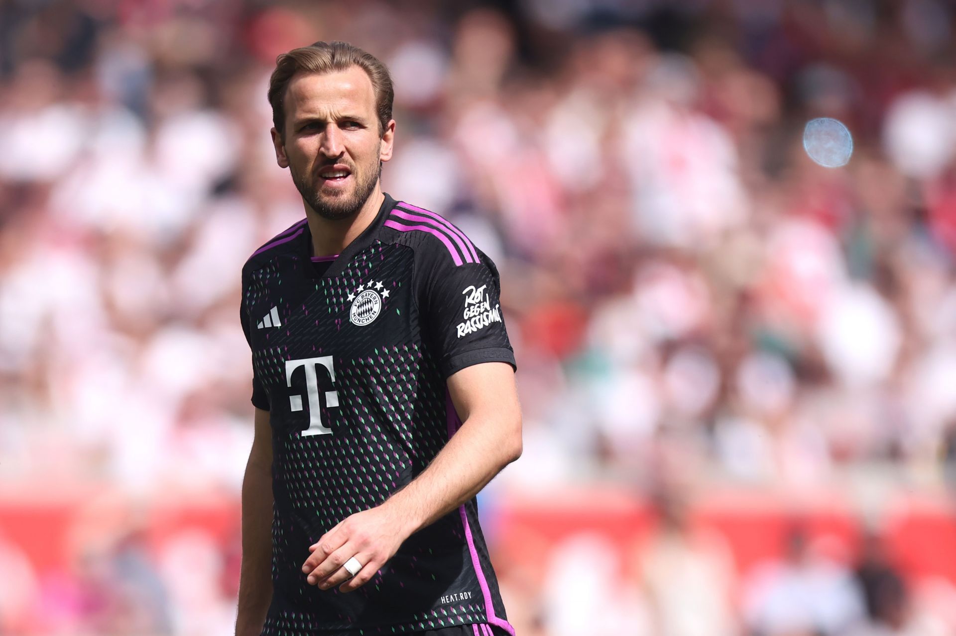 Kane in VfB Stuttgart v FC Bayern M&uuml;nchen