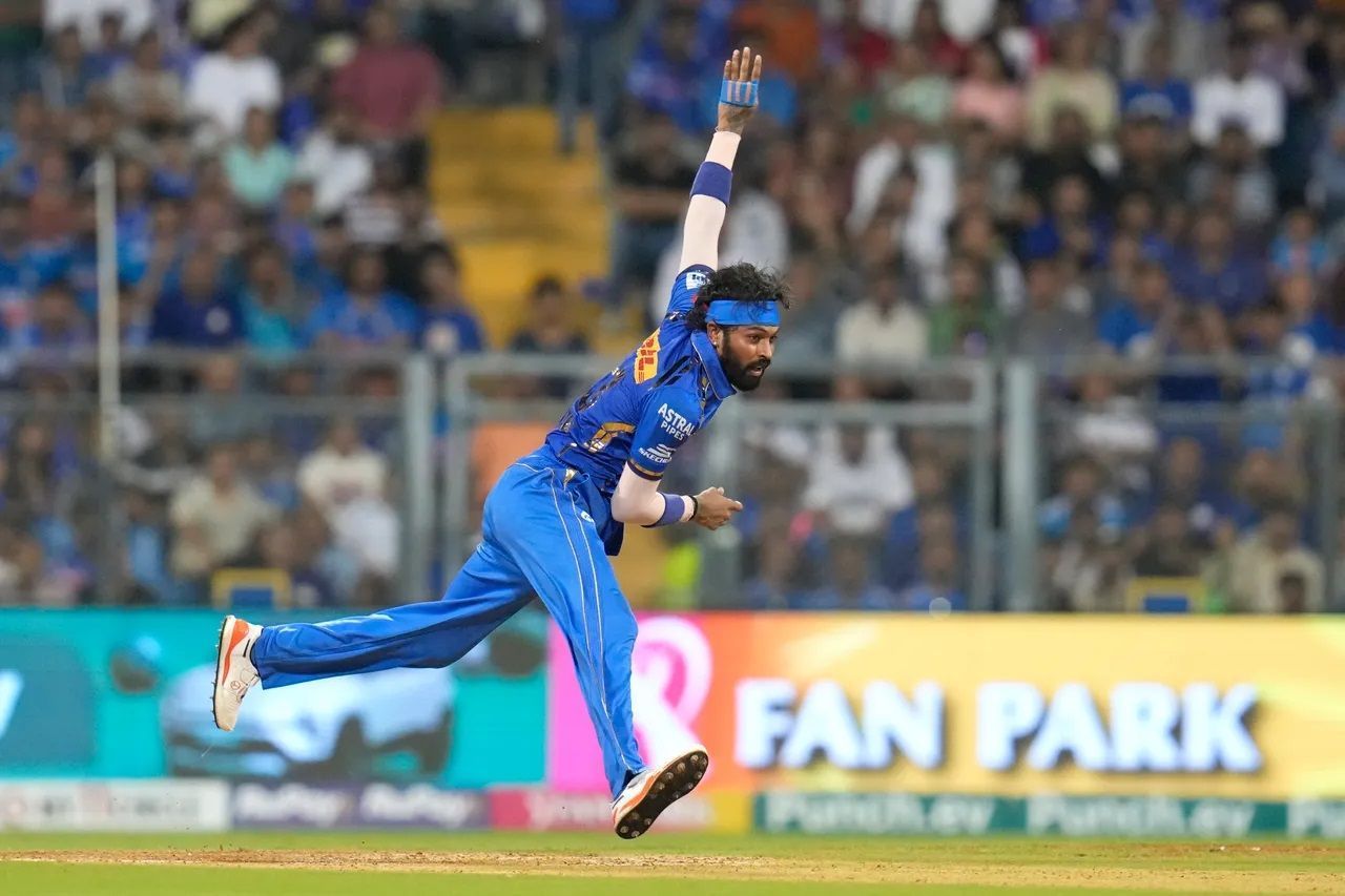 Hardik Pandya went wicketless and conceded 27 runs in his two overs. [P/C: iplt20.com]