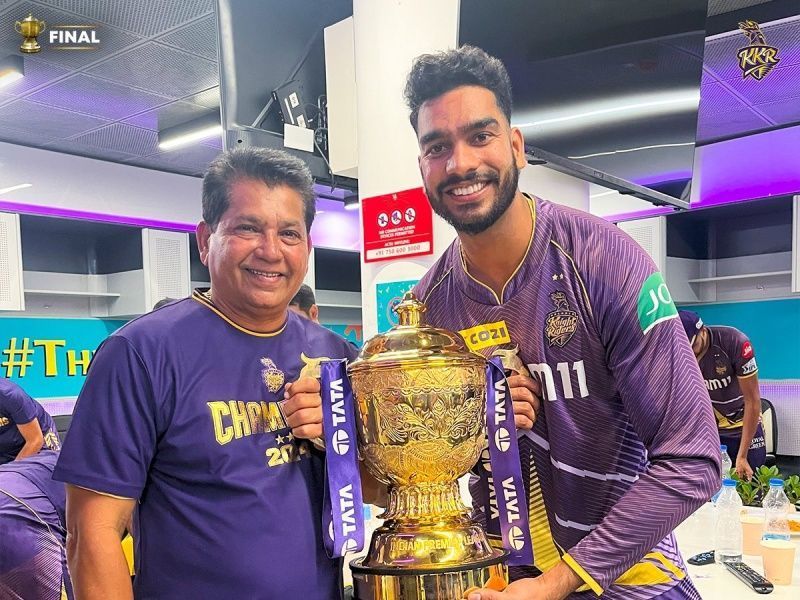 Kolkata Knight Riders head coach Chandrakant Pandit (left) with batter Venkatesh Iyer (Image Credit: Kolkata Knight Riders/ X)