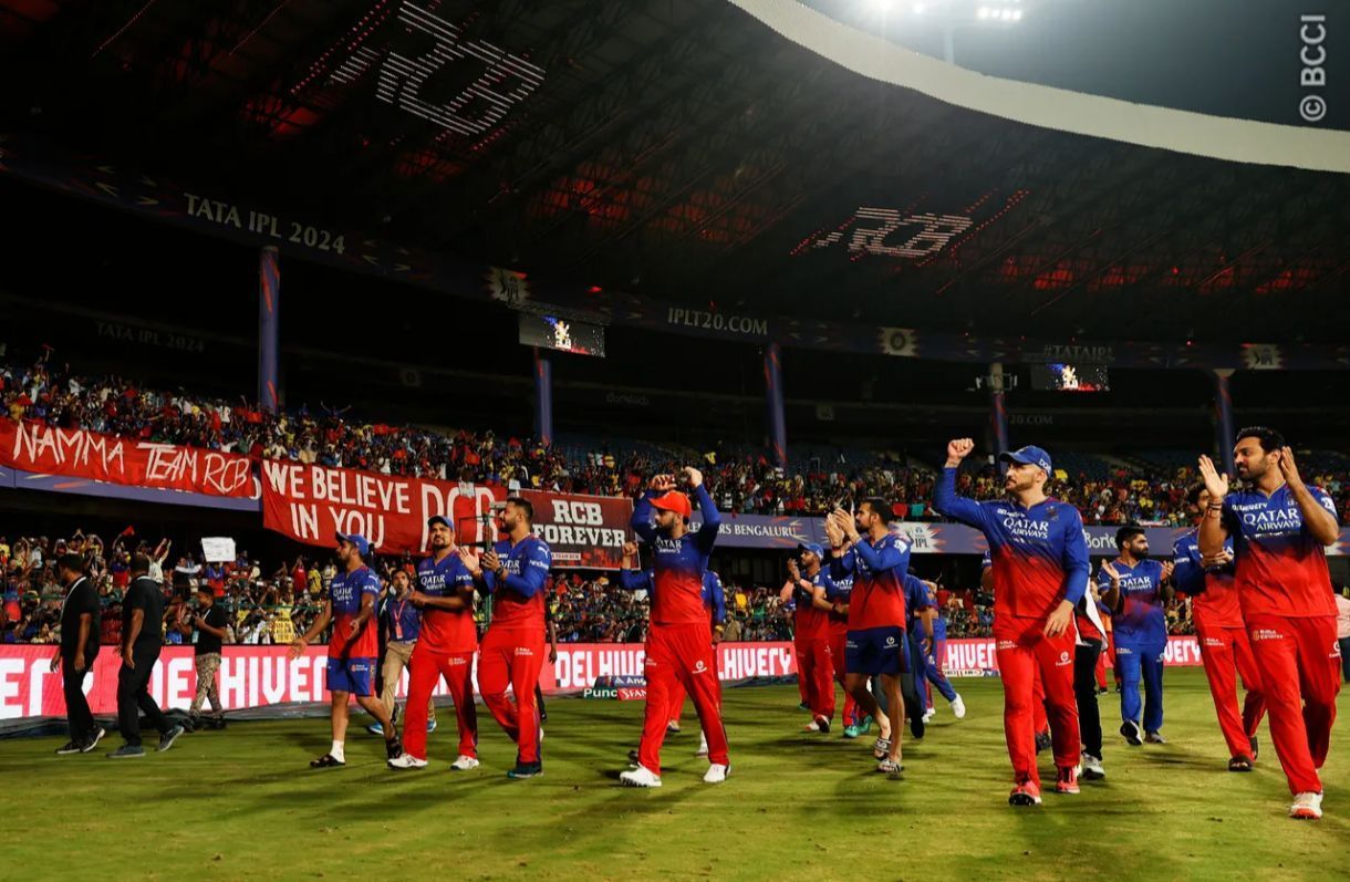 Royal Challengers Bengaluru players acknowledging the crowd at the M Chinnaswamy Stadium