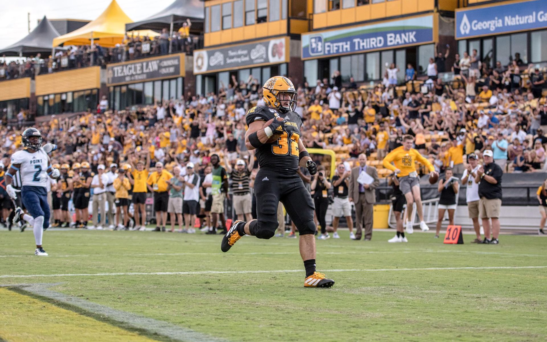 Bron Breakker during his days as a running back for Kennesaw State.