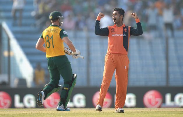 Ahsan-Malik-of-the-Netherlands-celebrates-dismissing-Albie-Morkel-of-South-Africa-during.jpg (628&times;403)