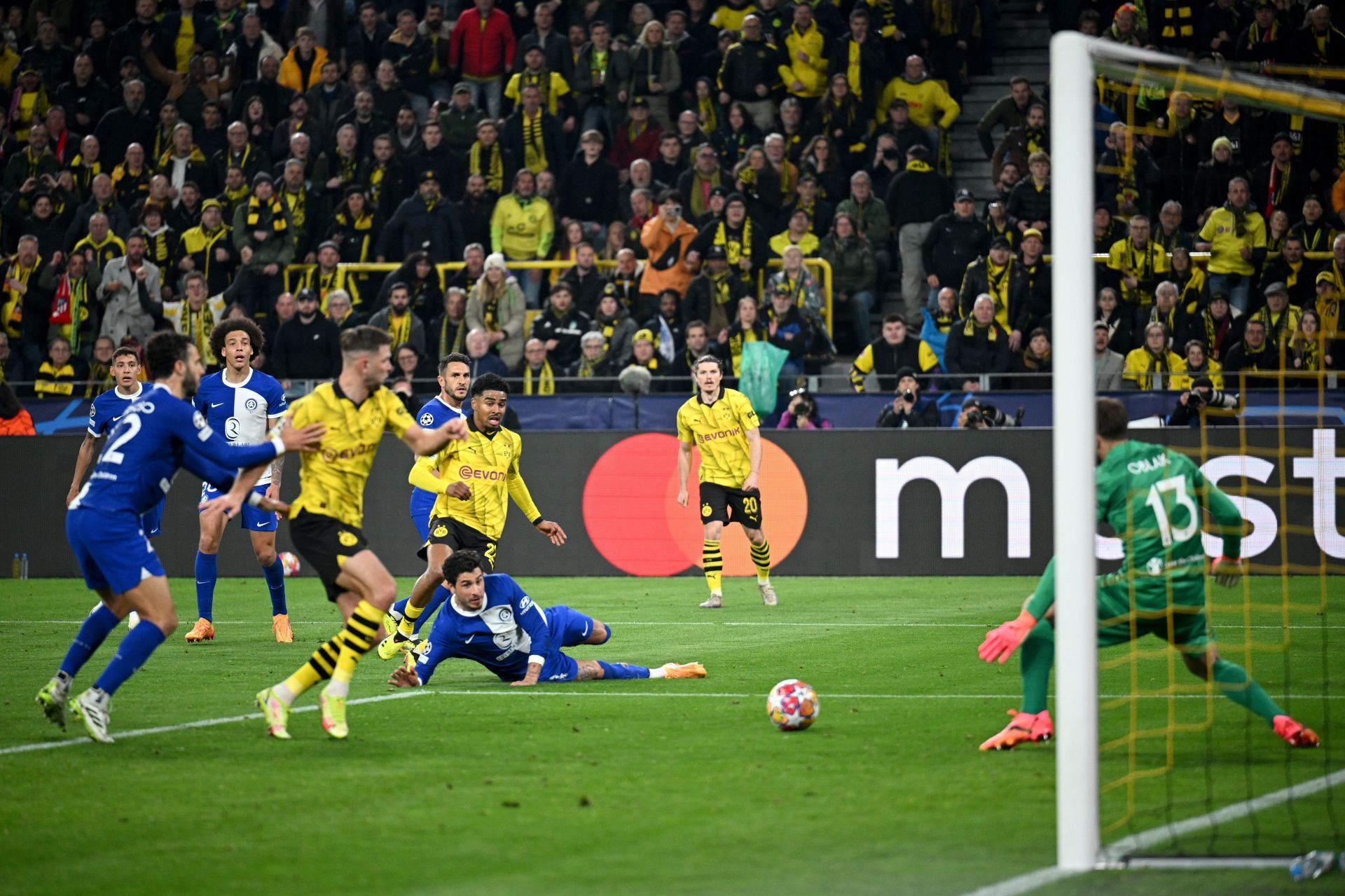 Ian Maatsen has admirers at the Allianz Arena