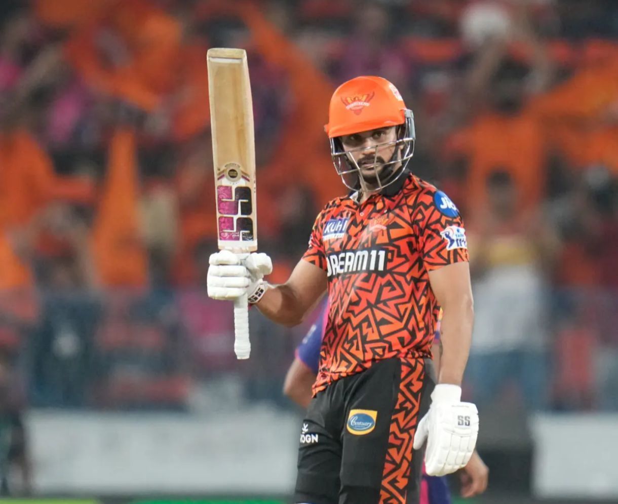 Nitish Reddy acknowledging a fifty for SRH [Image credit: IPLT20/BCCI]